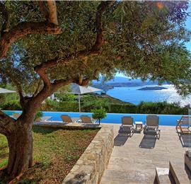 5 bedroom luxury villa with infinity pool, sea views and tennis court near Chania, sleeps 10